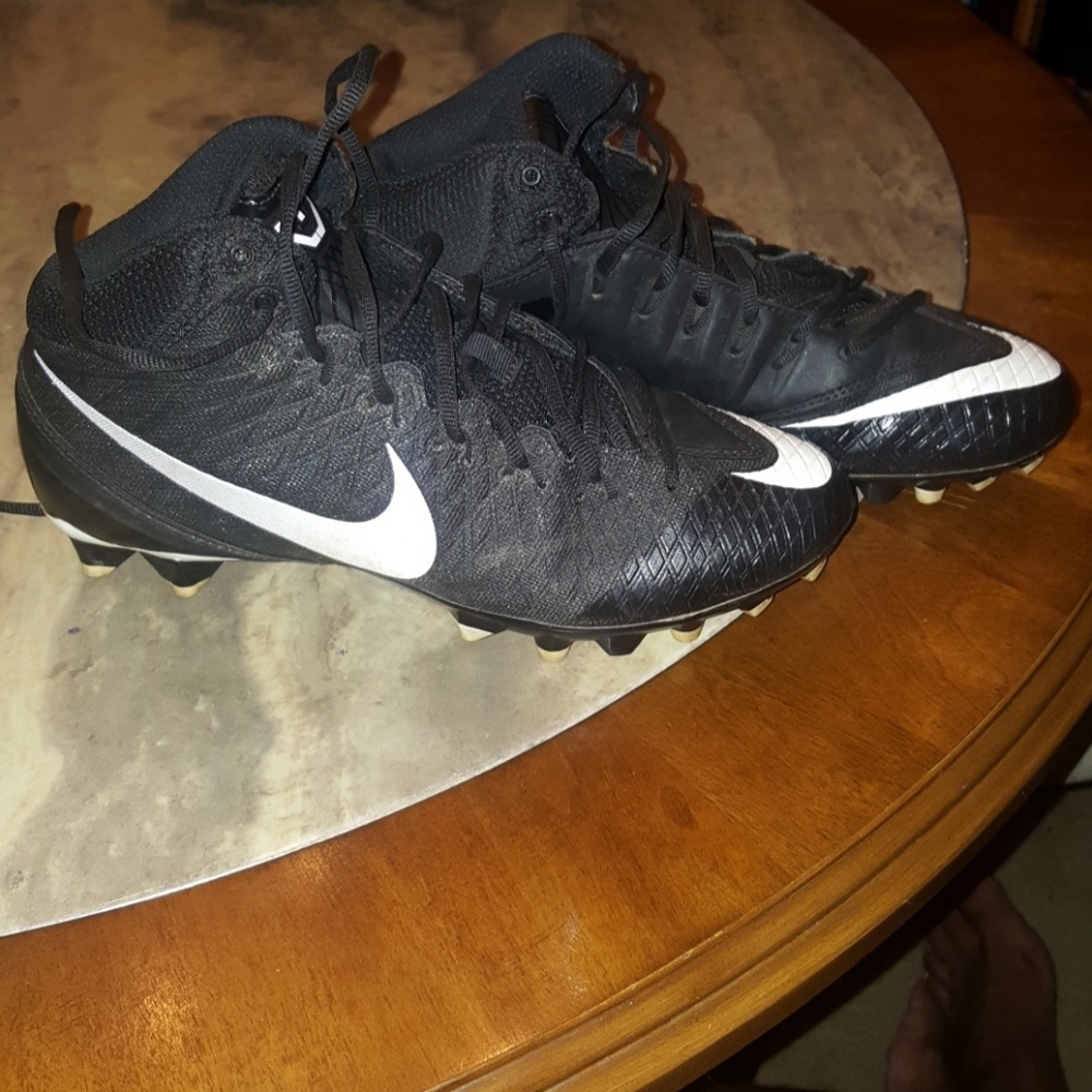 Men CJ Strike 3 TD football cleats sz 8